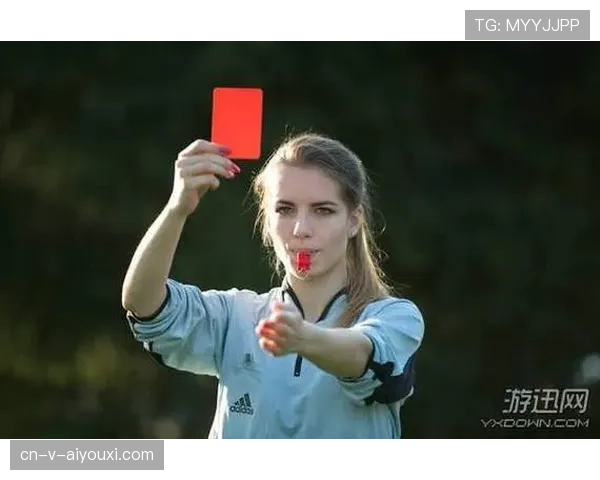 足球手抛球规则解析：裁判判罚重点与执行标准详解